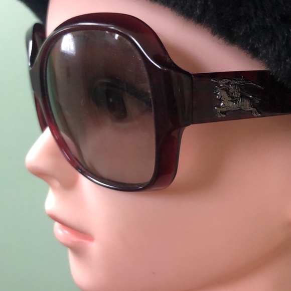 Burberry B 4058 Oversized Sunglasses - Picture 5 of 8